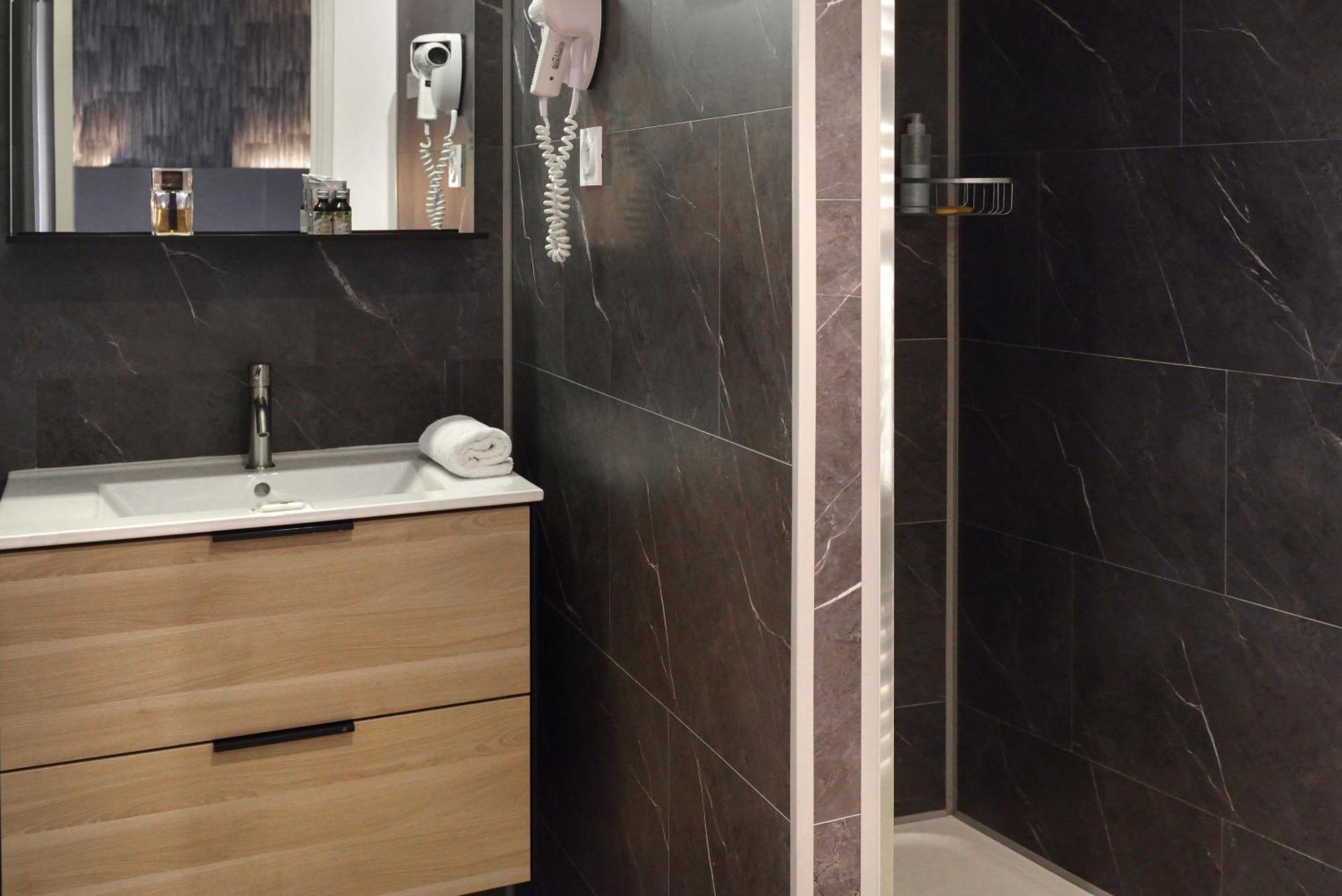 Logis Hotel Spa Restaurant Au Site Normand Clecy Ngoại thất bức ảnh