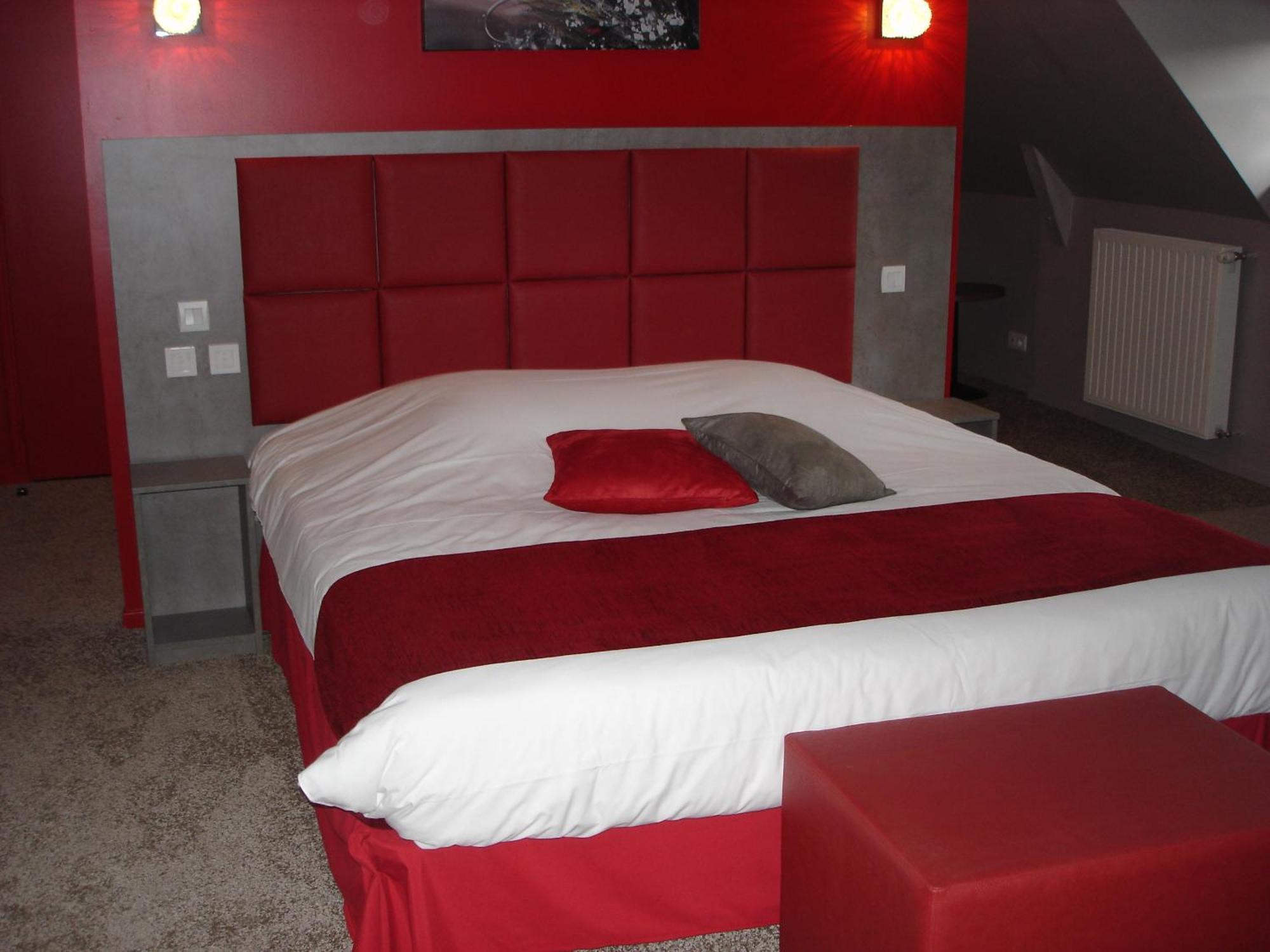Logis Hotel Spa Restaurant Au Site Normand Clecy Ngoại thất bức ảnh